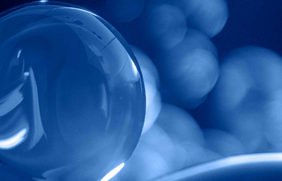 Glass bubble with low density and high mechanical strength